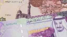 قبل موسم العمرة.. سعر الريال...