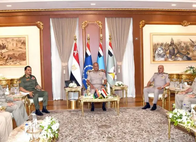 وزير الدفاع يلتقي نائب القائد العام للجيش الوطني الليبي ورئيس الأركان العامة للجيش الوطني الليبي
