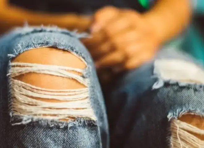 تفسير حلم الملابس الممزقة ومعانيه المختلفة