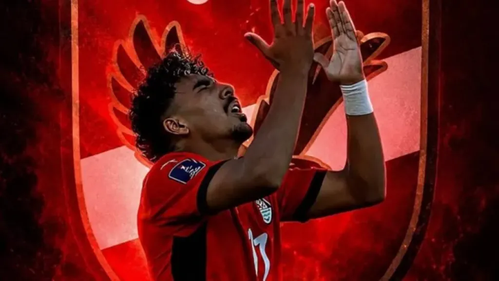 الأهلي يؤجل حسم صفقة جناح إنبي حامد عبد الله