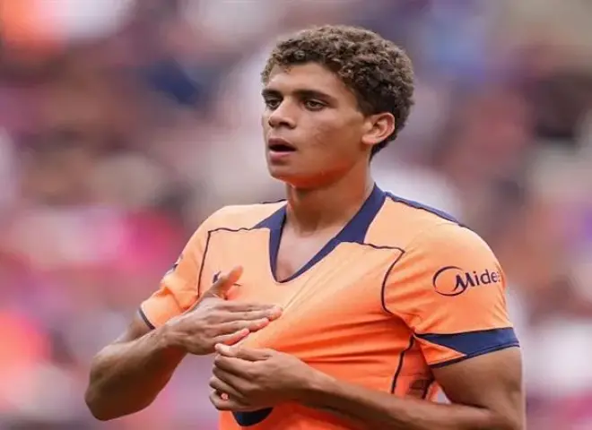 حمزة عبد الكريم على مقاعد البدلاء.. تشكيل برشلونة أمام إلتشي في الدوري الإسباني