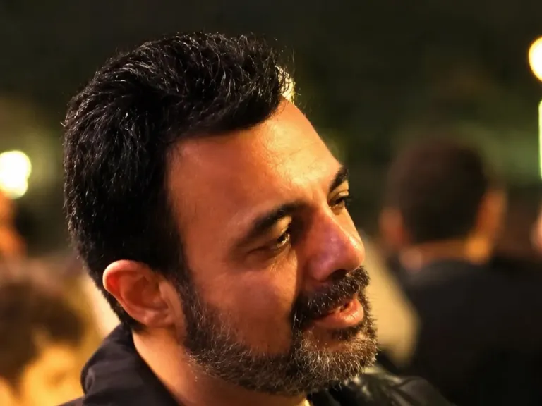 عمرو محمود ياسين يوجه رسالة مؤثرة لزوجته خلال رحلة علاجها