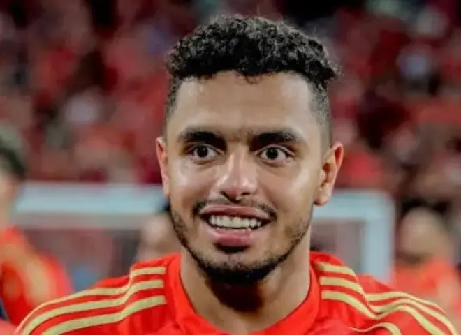 كريم الدبيس يجدد تعاقده مع الأهلي حتى 2030