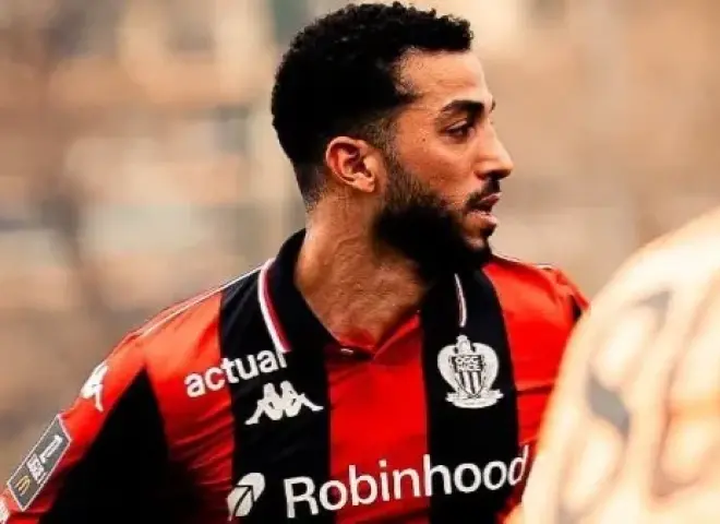 مدير نيس يكشف موقف محمد عبد المنعم ومستقبله مع الفريق