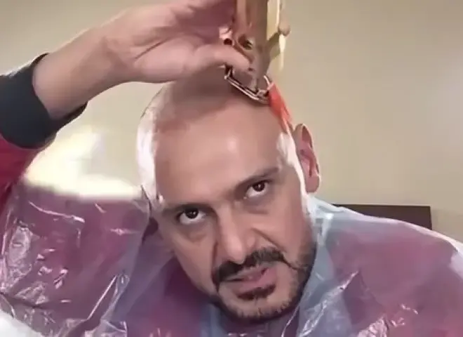 «ارجع لقرعتك».. رامز جلال يفاجئ جمهوره بحلاقة شعره «زيرو» بعد انتهاء برنامجه الرمضاني