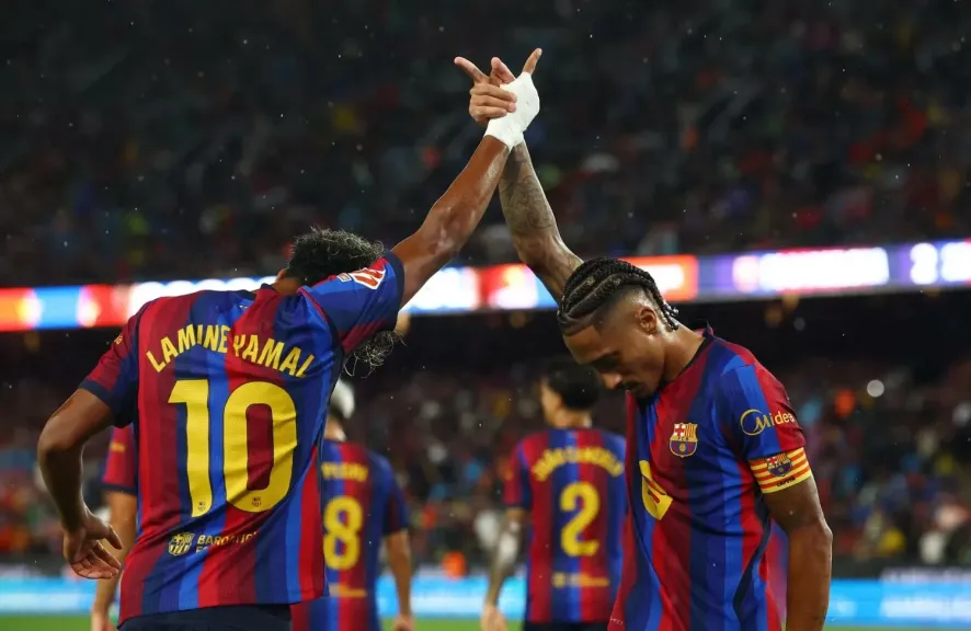 القنوات الناقلة لمباراة برشلونة وإشبيلية اليوم في الدوري الإسباني