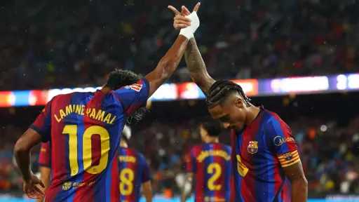 القنوات الناقلة لمباراة برشلونة وإشبيلية اليوم في الدوري الإسباني