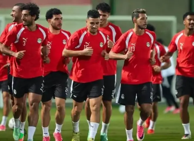 منتخب مصر بالزي الأحمر أمام جنوب السودان في تصفيات أمم إفريقيا