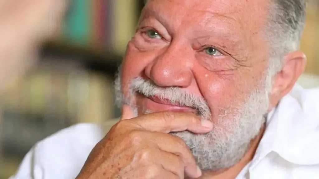 يحيى الفخراني يحضر حفل زفاف نجل صابرين ويشارك الأسرة فرحتها