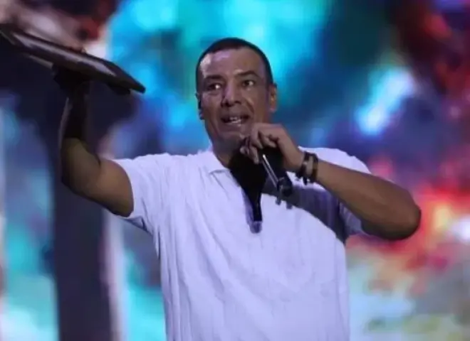 هشام الجخ يستعيد ذكريات طفولته: عانيت من التهتهة والتنمر