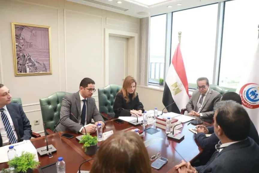 وزير الصحة يبحث مع وفد الأمانة العامة لجامعة الدول العربية سبل تعزيز التعاون الصحي العربي المشترك