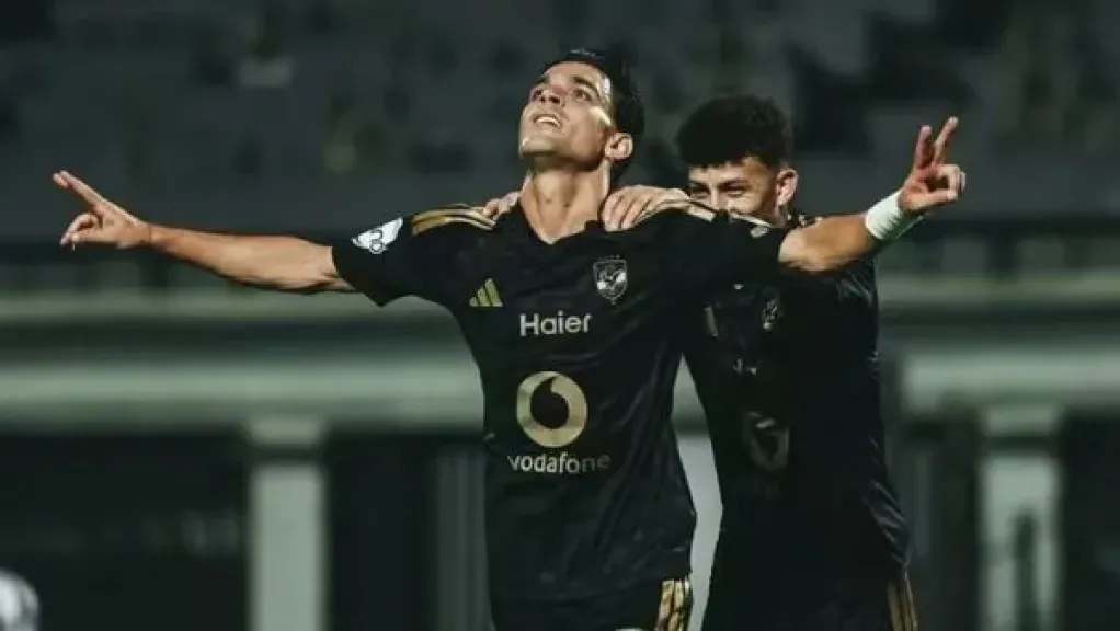 الأهلي يتمسك بتجديد عقد أشرف بن شرقي.. تفاصيل المفاوضات والراتب الجديد