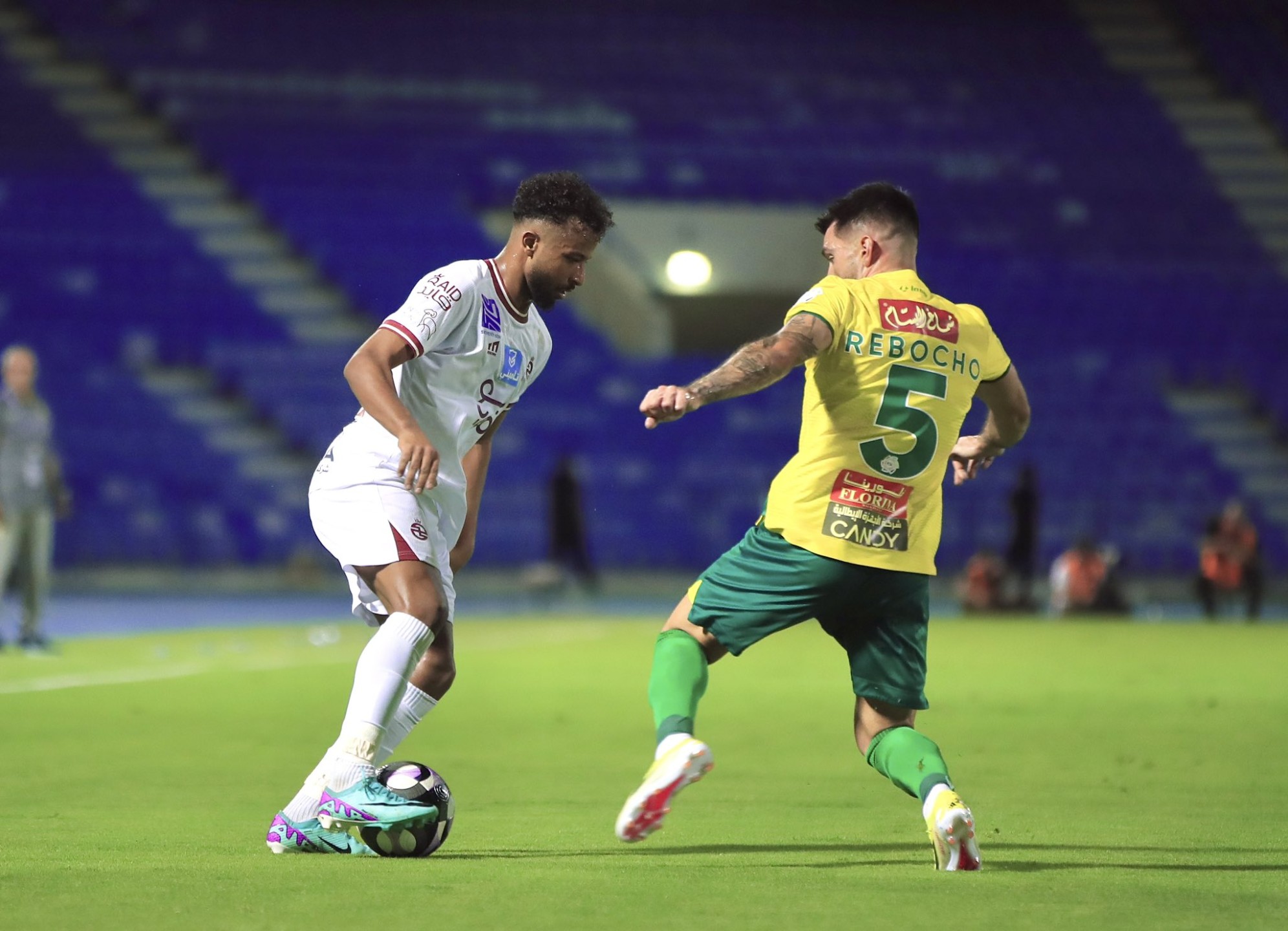 الخلود ضد الخليج 