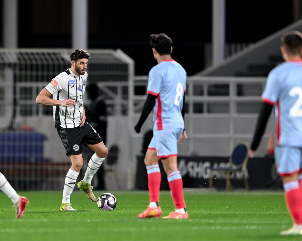 الشباب ضد الرياض