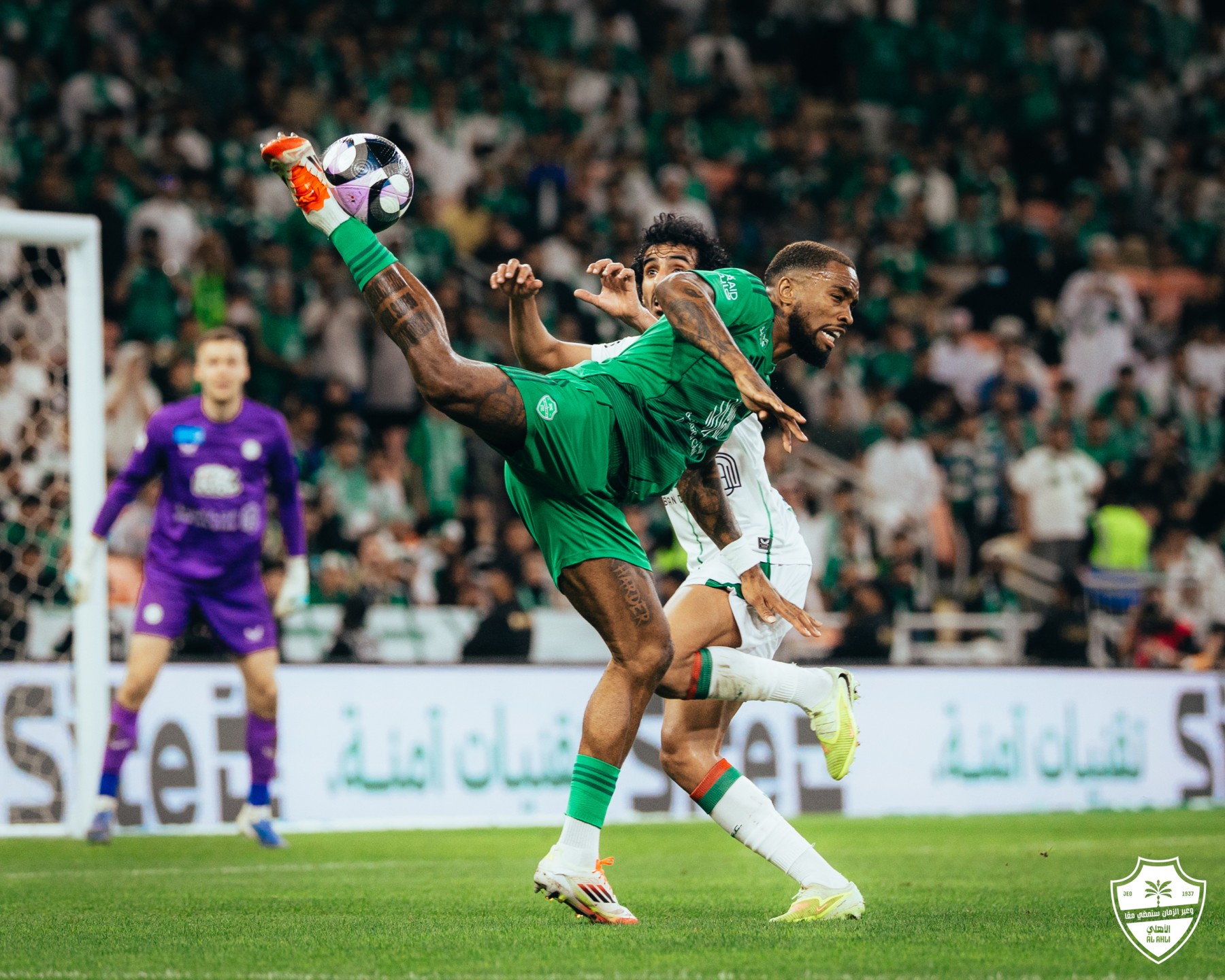 الأهلي ضد الحزم