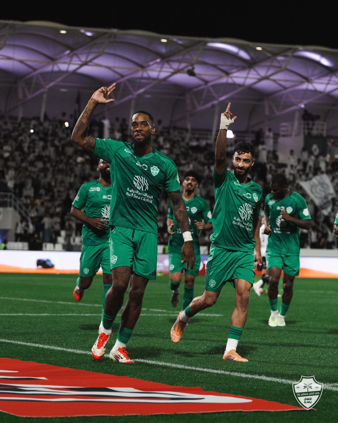 الأهلي ضد القادسية