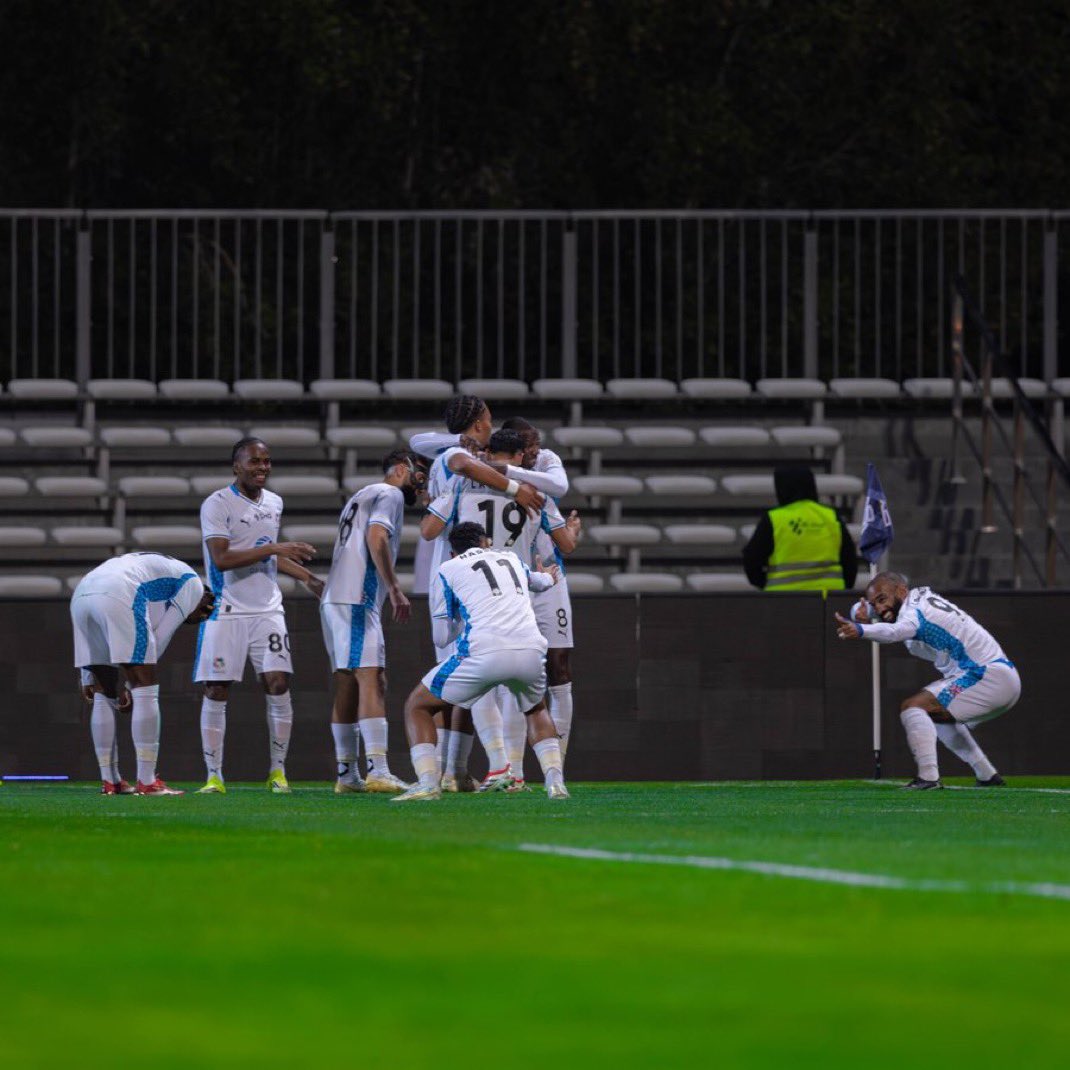 الخلود ضد نيوم 