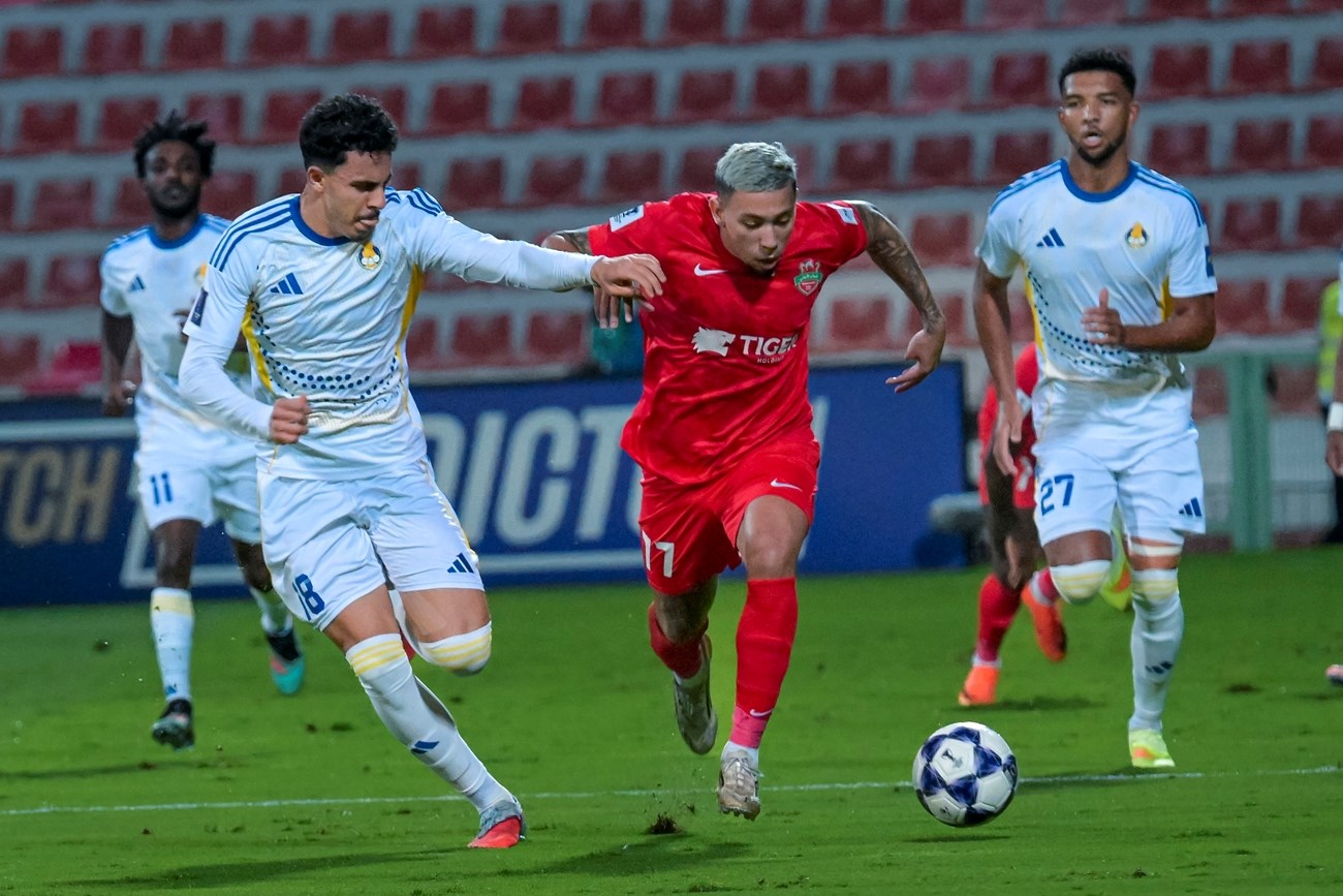 الغرافة ضد تراكتور