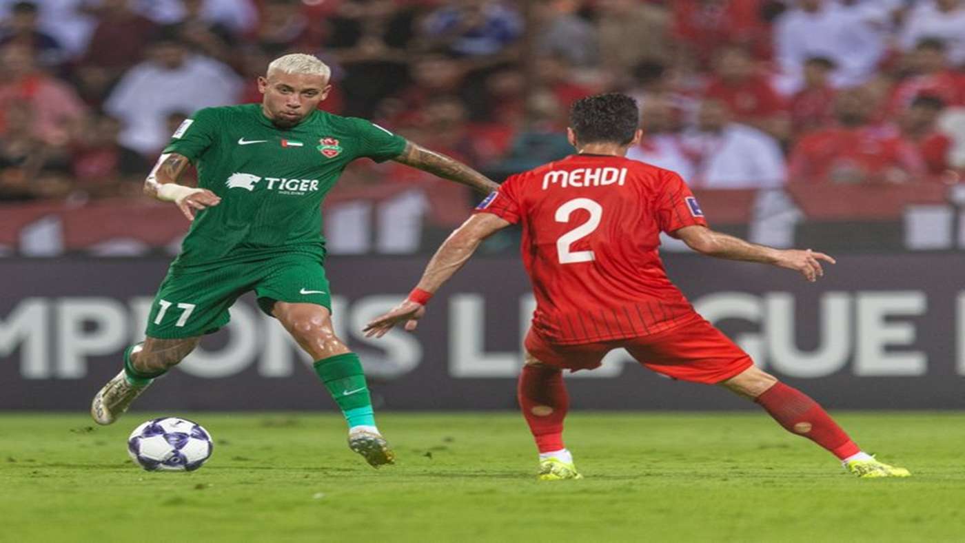 شباب الأهلي ضد تراكتور