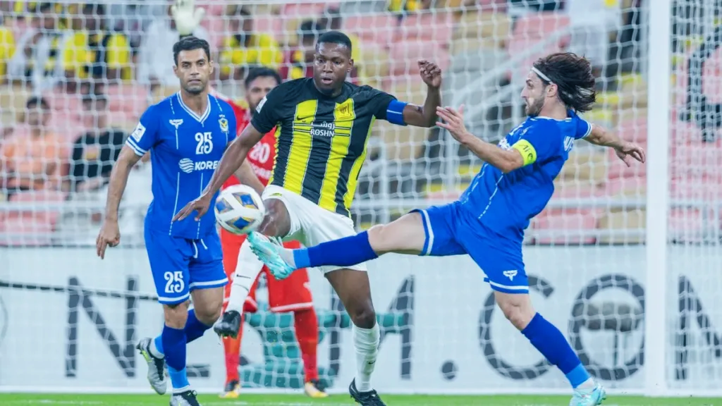 القوة الجوية ضد أمانة بغداد