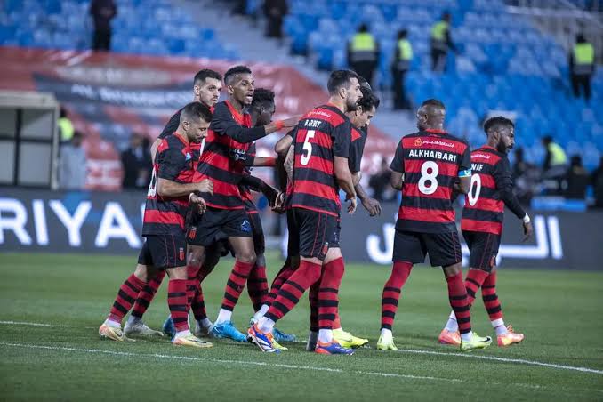 الرياض ضد الحزم