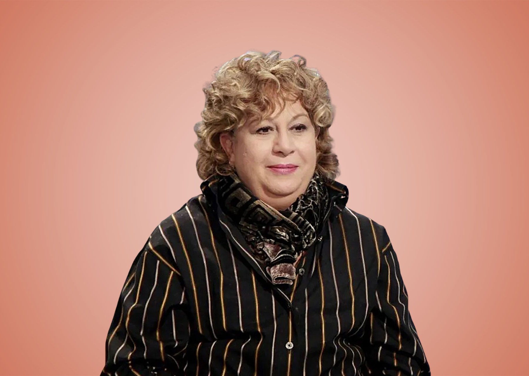 الفنانة سمية الألفي 