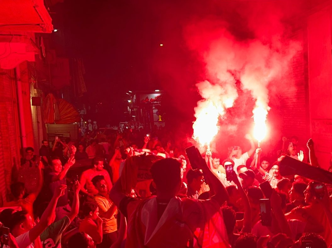 احتفالات بالشماريخ 