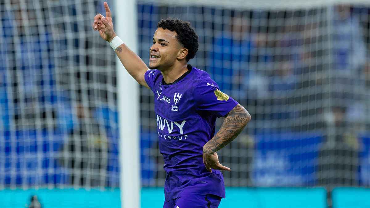 اللاعب كايو سيزار 