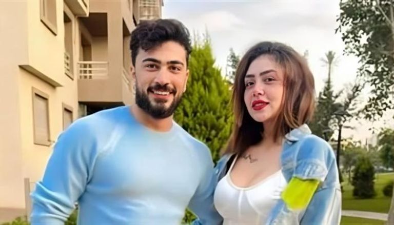 البلوجر هدير عبد الرازق وطليقها أوتاكا 