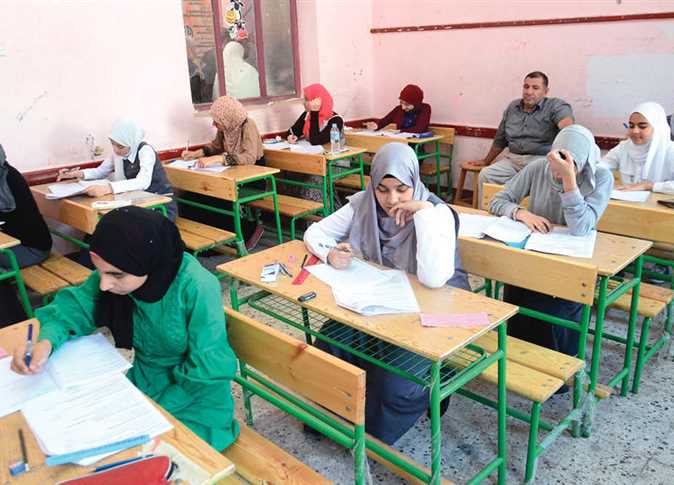 امتحانات الشهادة الإعدادية 