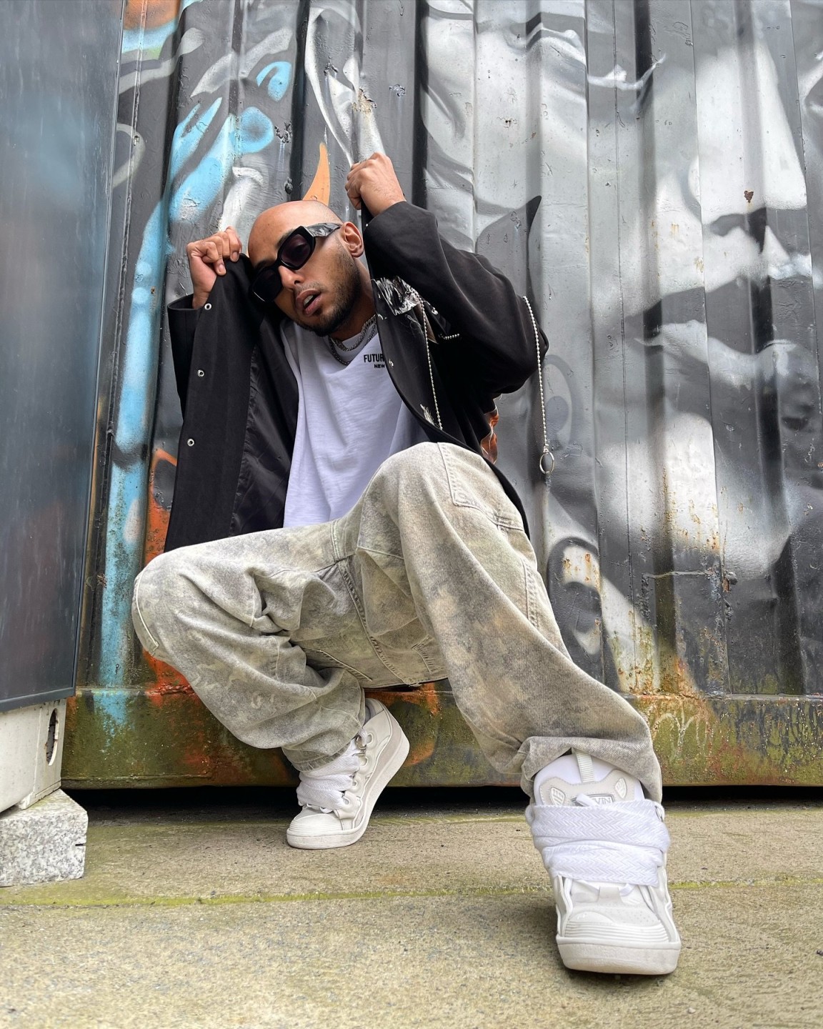 مطرب المهرجانات دقدق 