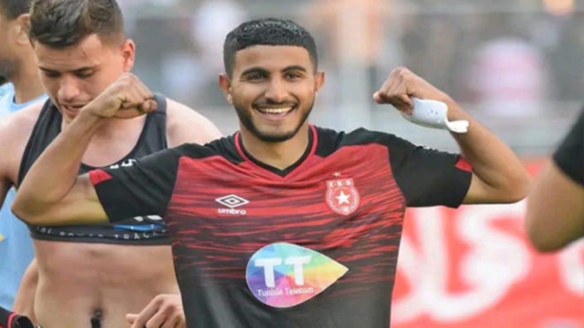 اللاعب أسامة عبيد 