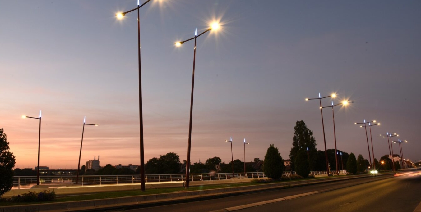 إنارة الطرق