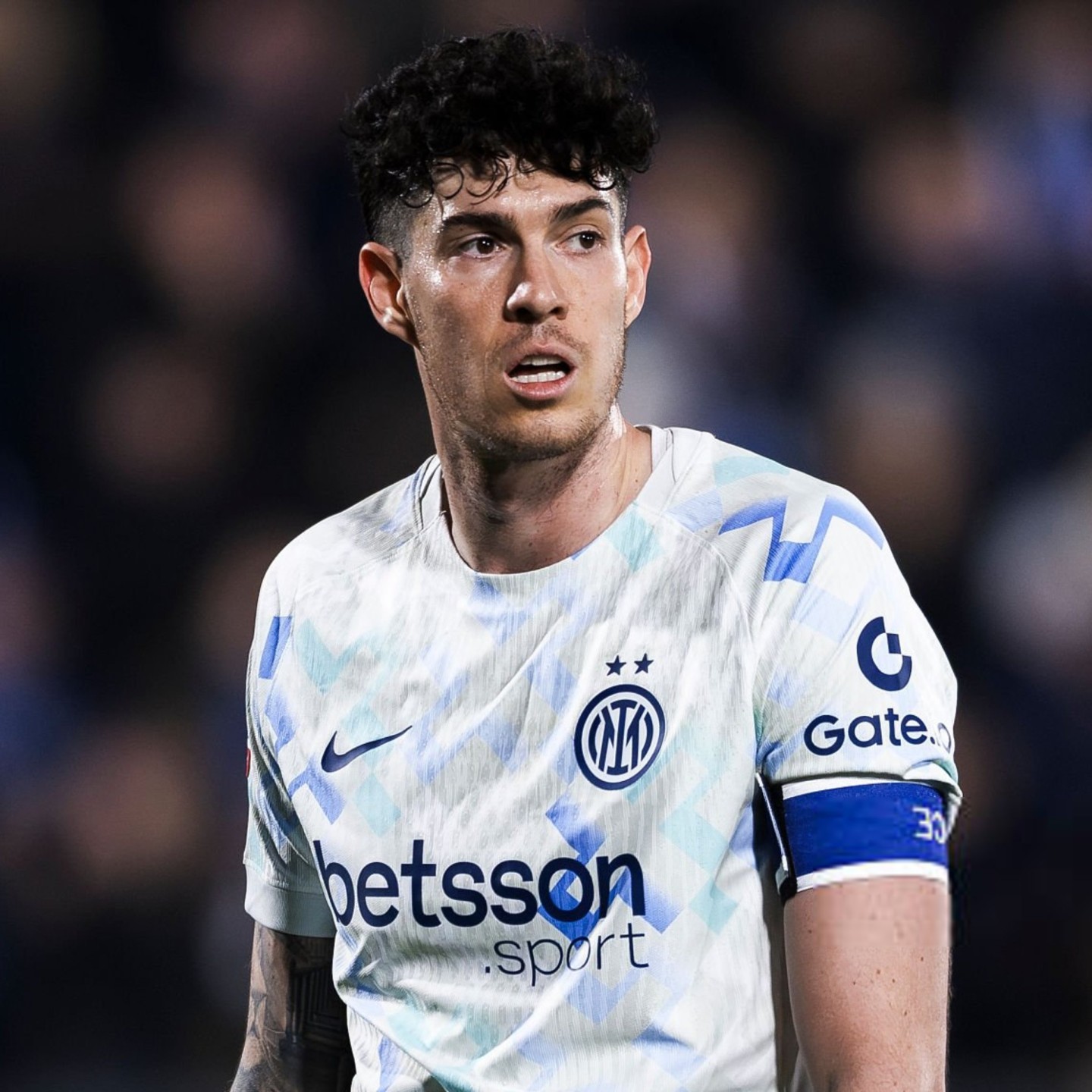 باستوني مدافع انتر ميلان