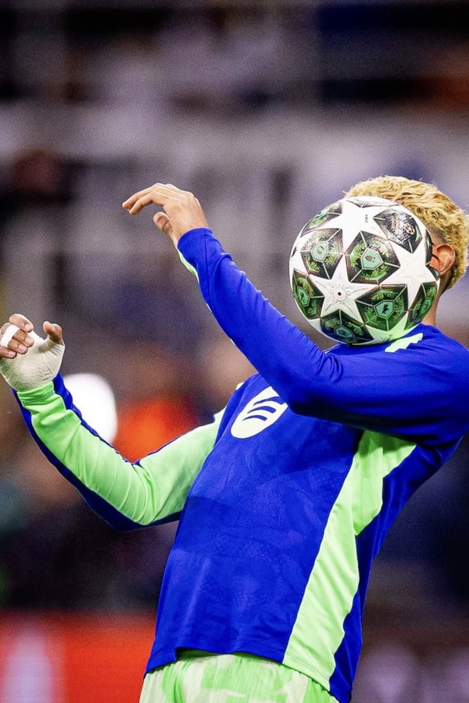 لامين يامال لاعب برشلونة