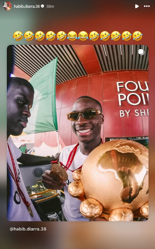 لاعبو السنغال 