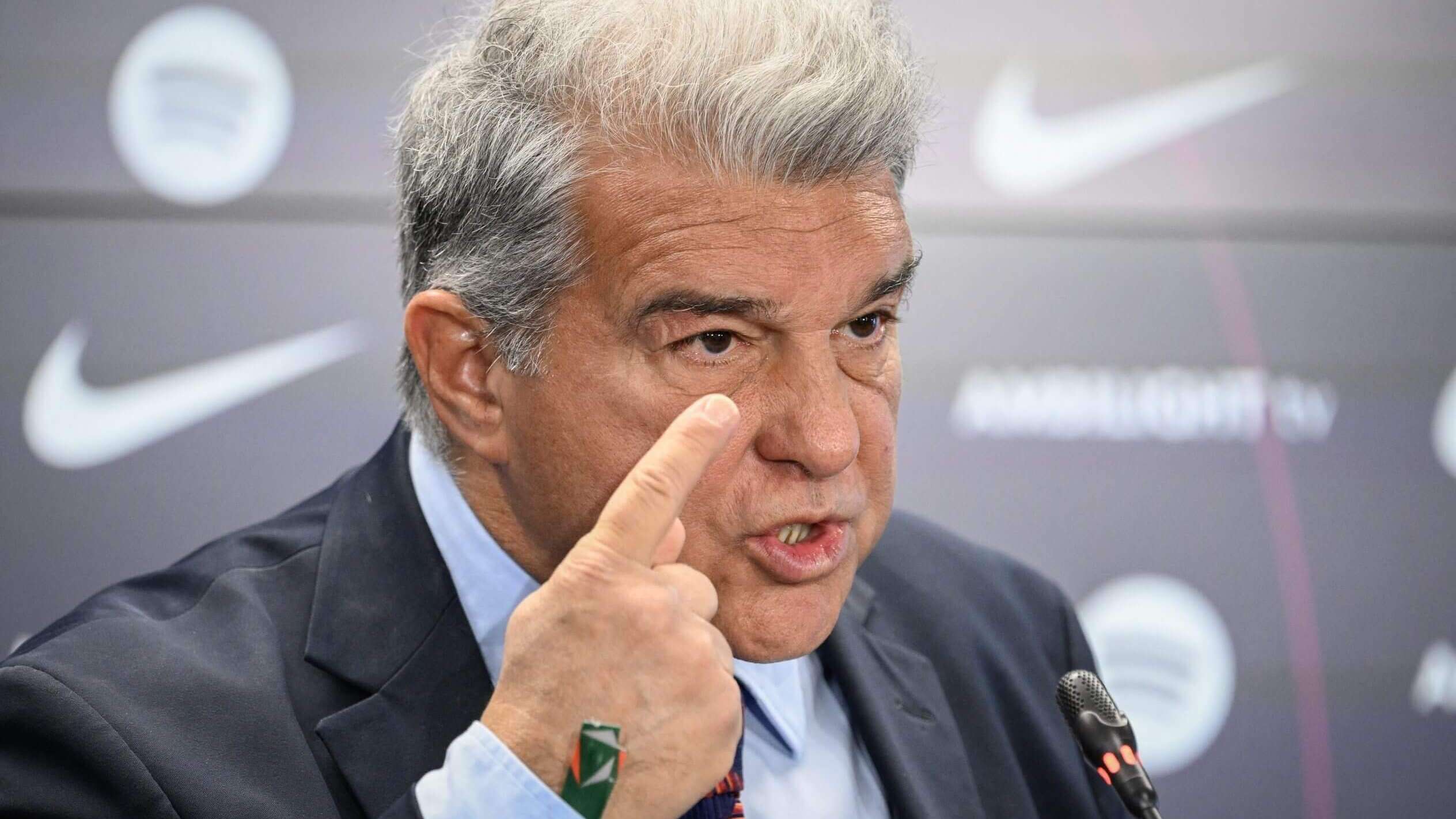 لابورتا رئيس نادي برشلونة السابق 