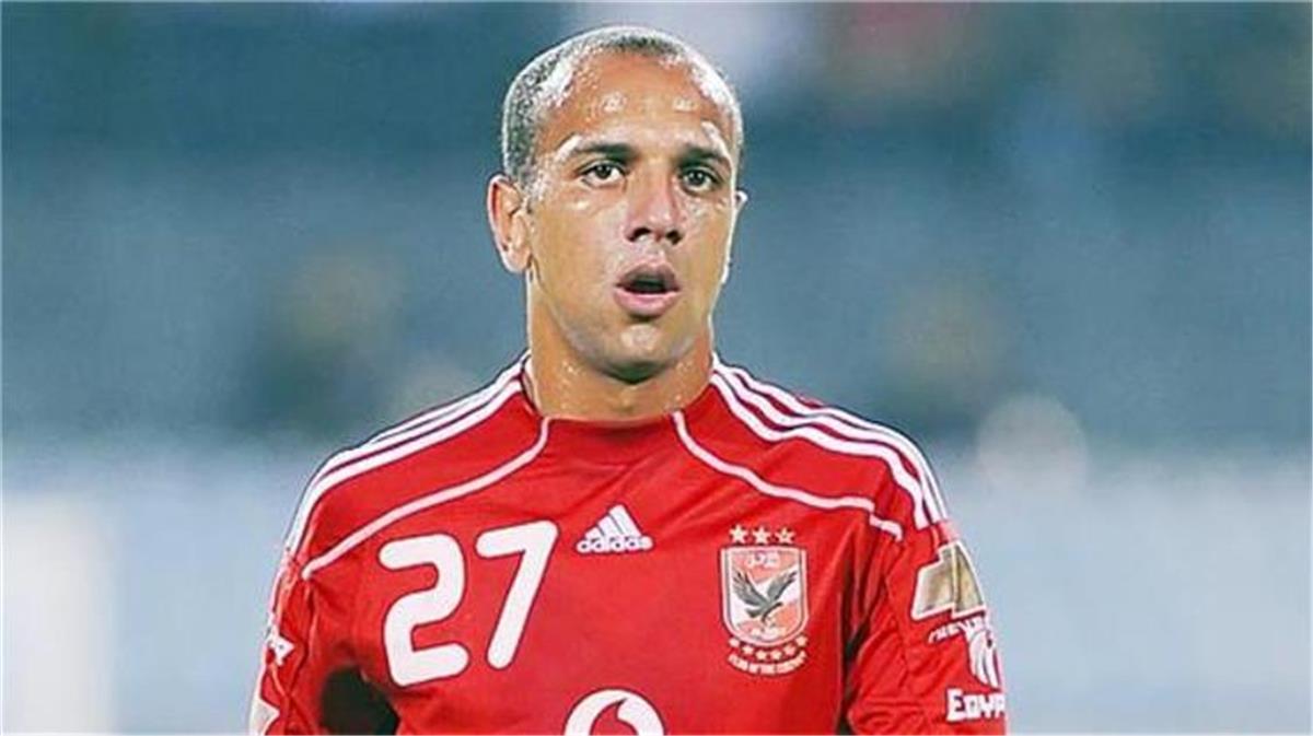 معتز اينو لاعب الأهلي والزمالك السابق 