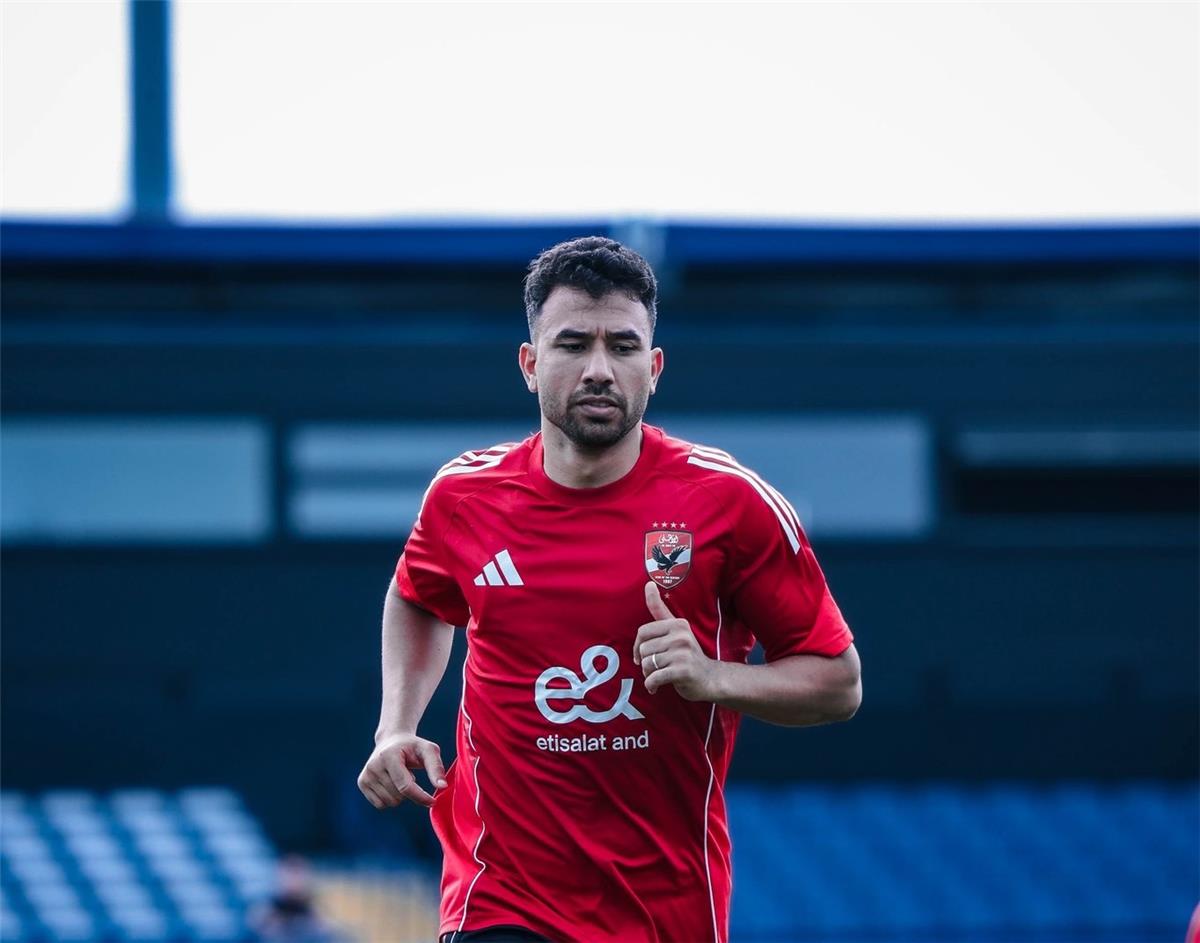 محمود حسن تريزيجيه لاعب الأهلي 