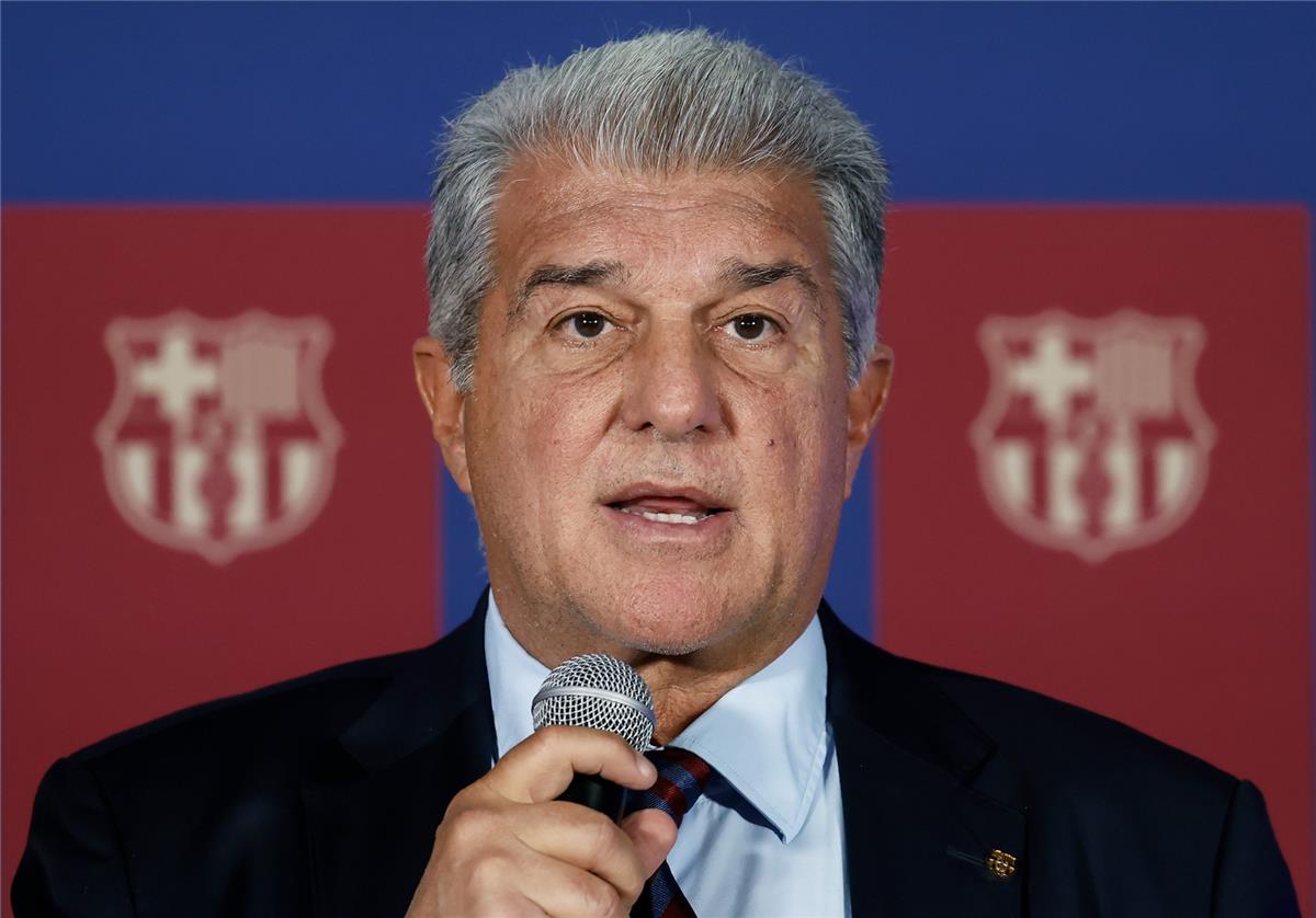 خوان لابورتا رئيس نادي برشلونة السابق 