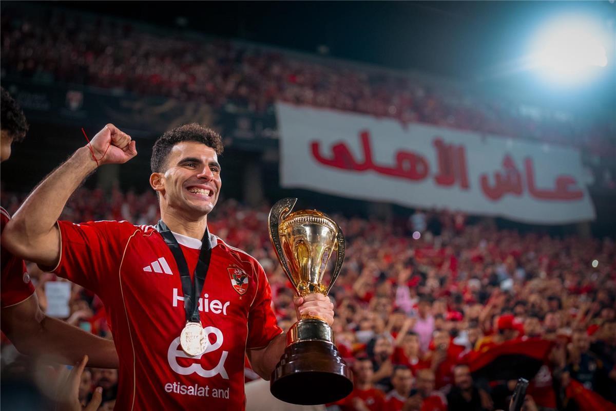 احمد السيد زيزو لاعب الأهلي
