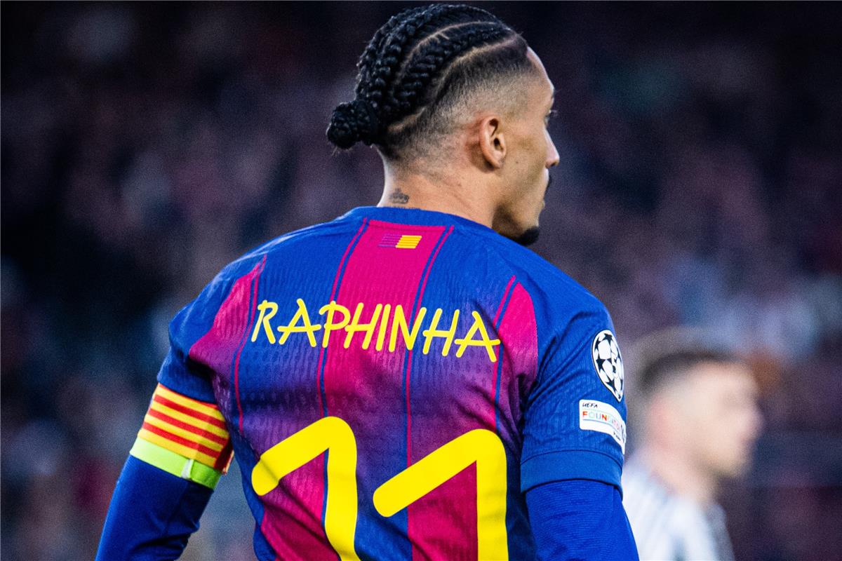 رافينيا لاعب برشلونة 