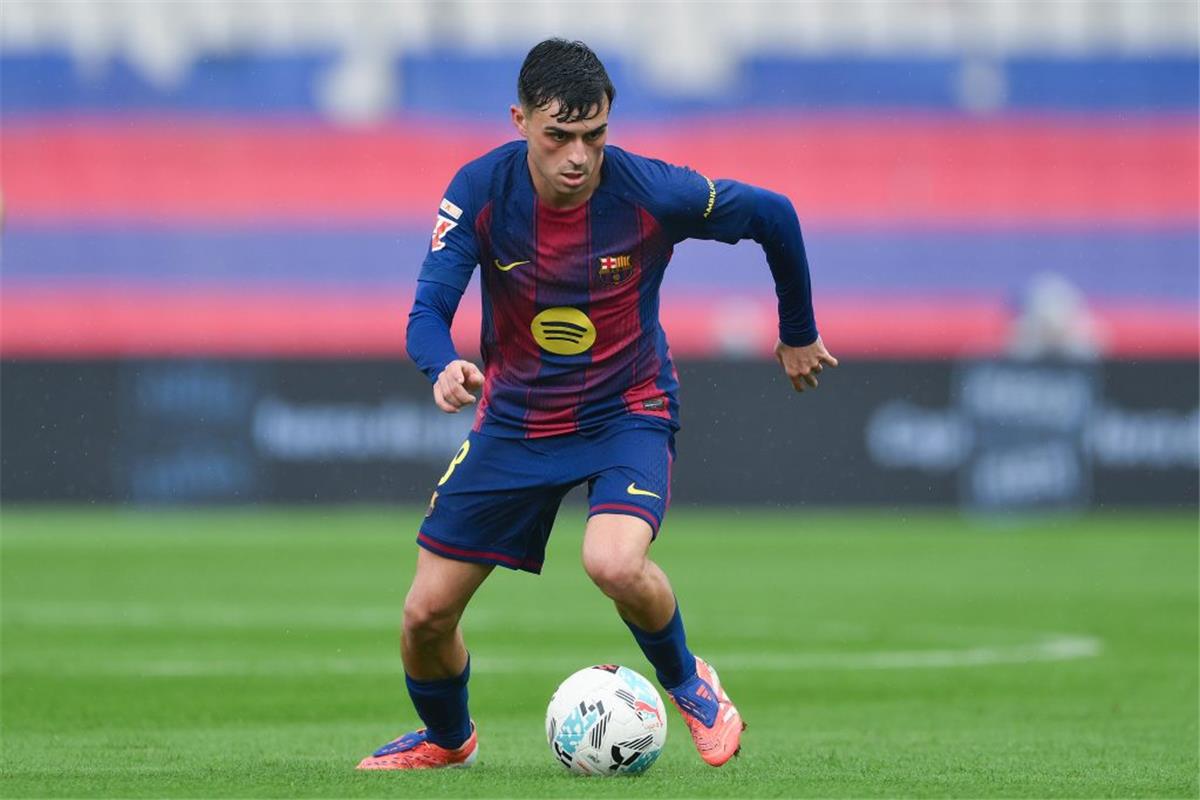 بيدري جونزاليس لاعب برشلونة