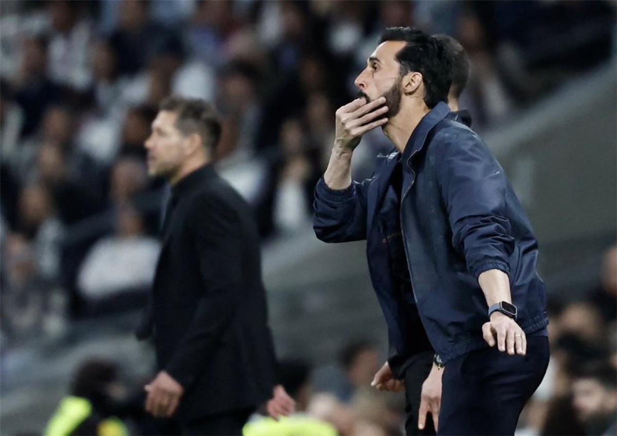 ألفارو اربيلوا مدرب ريال مدريد 