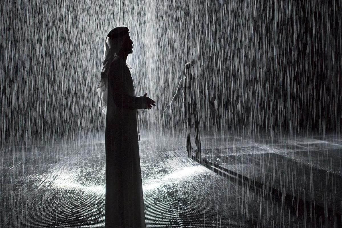 رؤية المطر في المنام للرجل