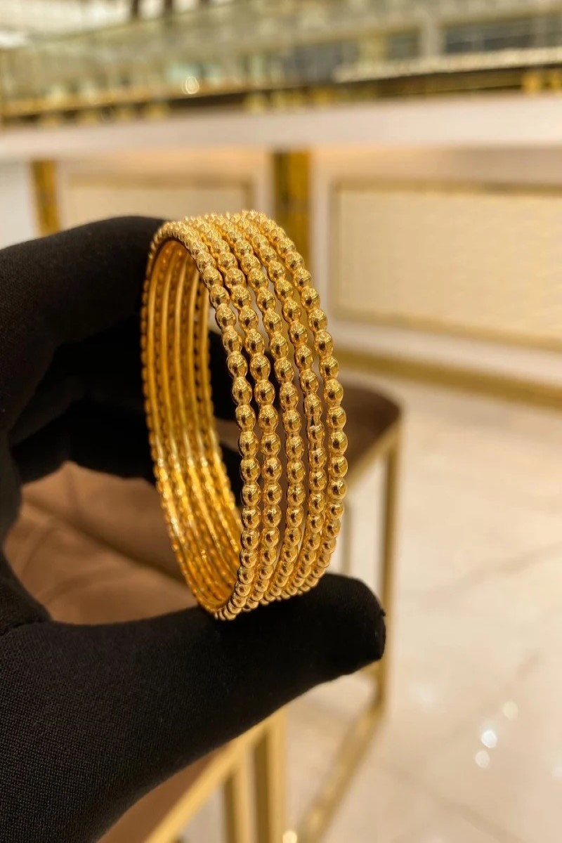 تفسير حلم لبس غوايش ذهب للمتزوجه لابن سيرين