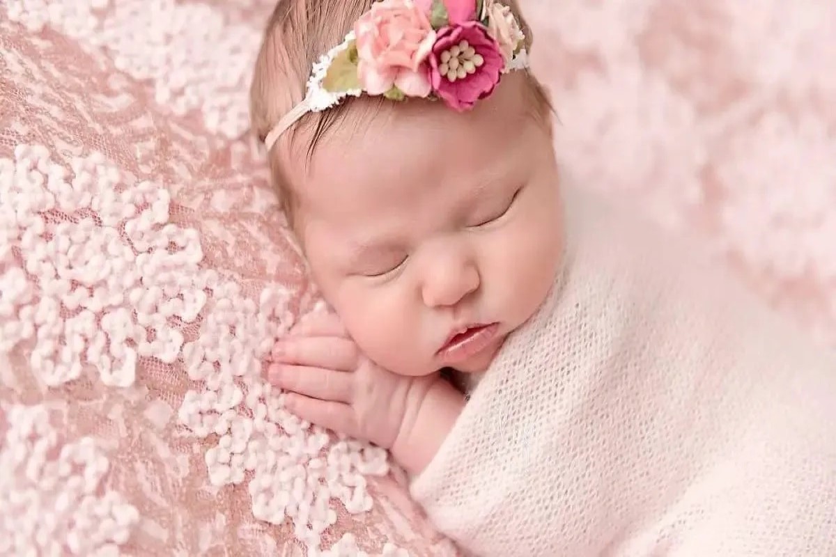 تفسير حلم أني أنجبت بنت في المنام