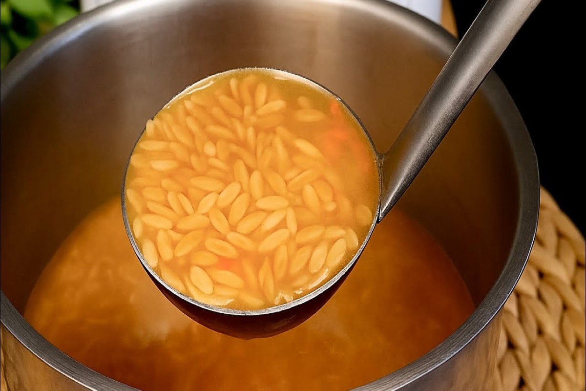 طريقة عمل شوربة لسان العصفور بماجي