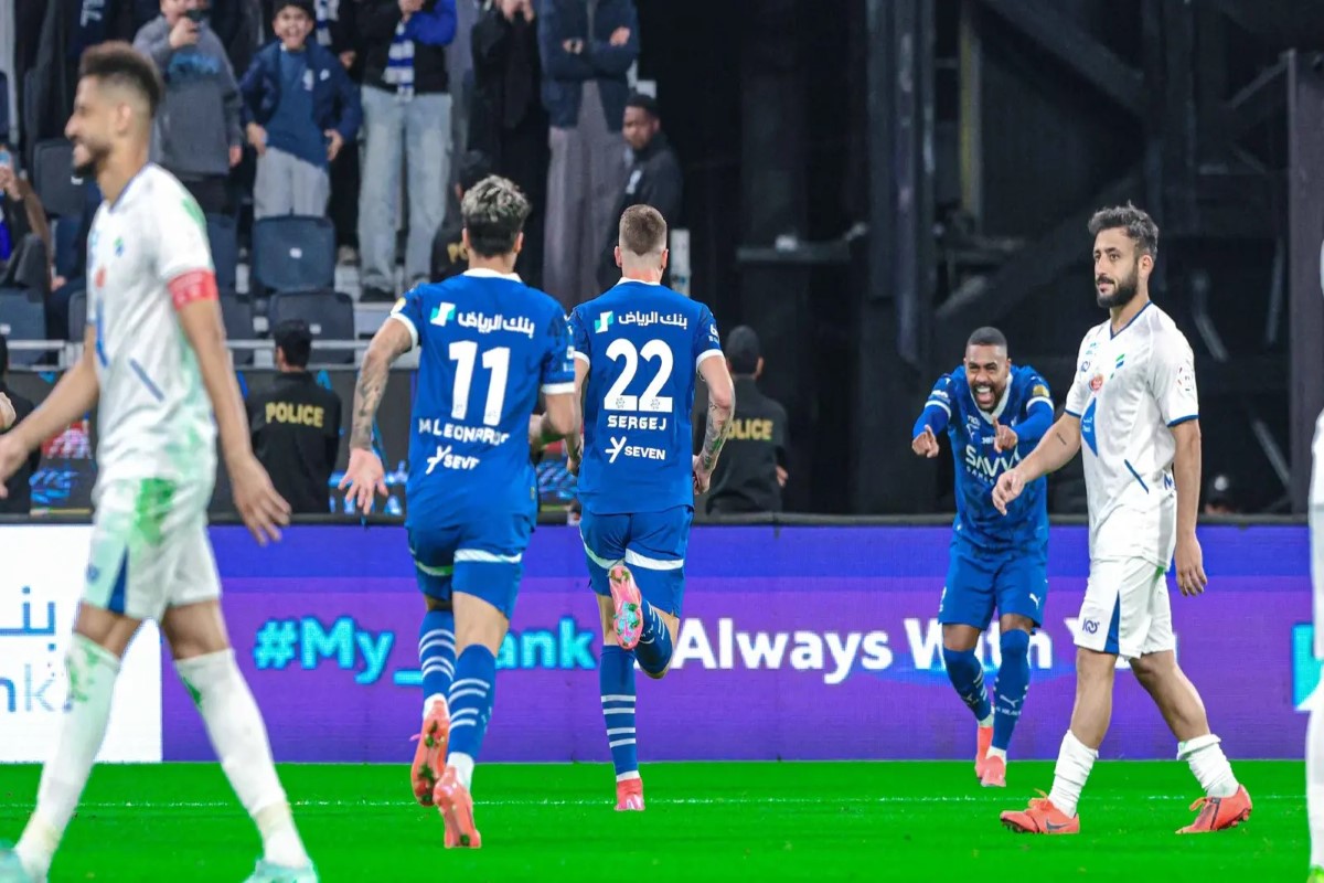 مباراة الهلال والفتح 