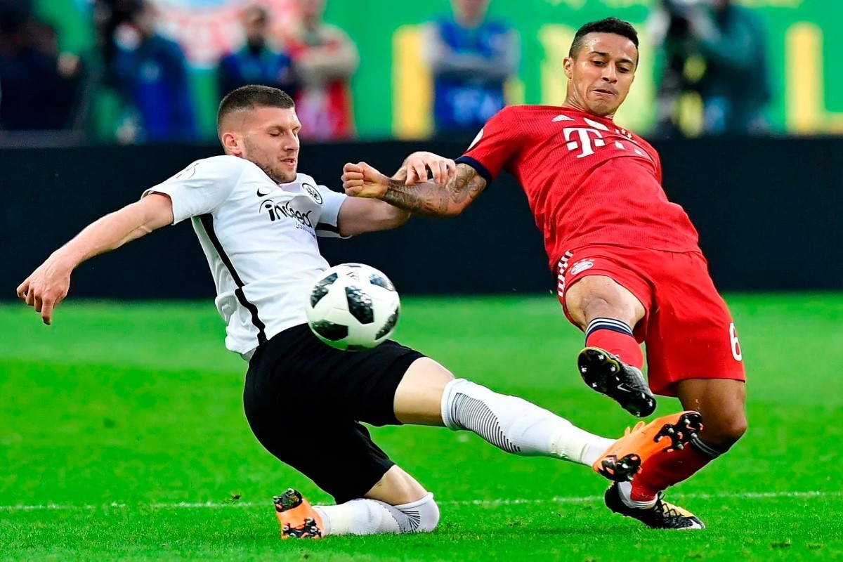 مباراة بايرن ميونخ ضد آينتراخت فرانكفورت